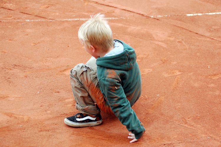 Standfestigkeit gefragt: Der Kindergarten Niederense war auf der Anlage des ETC zu Besuch. Fot: Wilfried Grüne